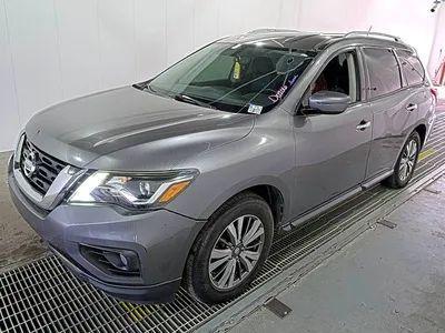 Gray 2018 Nissan Pathfinder SV
