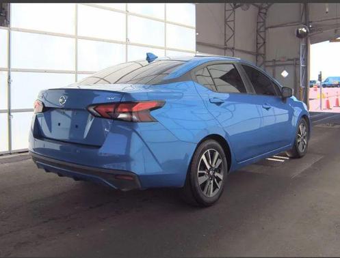 Blue 2021 Nissan Versa 1.6 SV