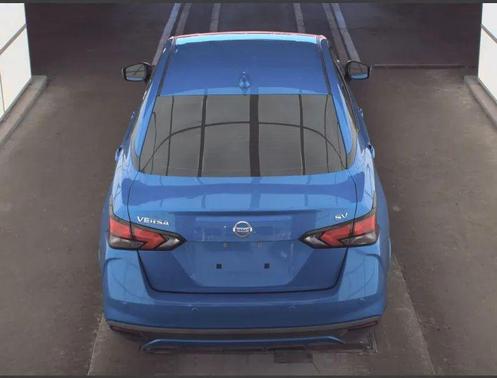 Blue 2021 Nissan Versa 1.6 SV