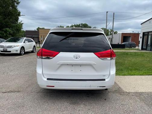 2013 Toyota Sienna LE