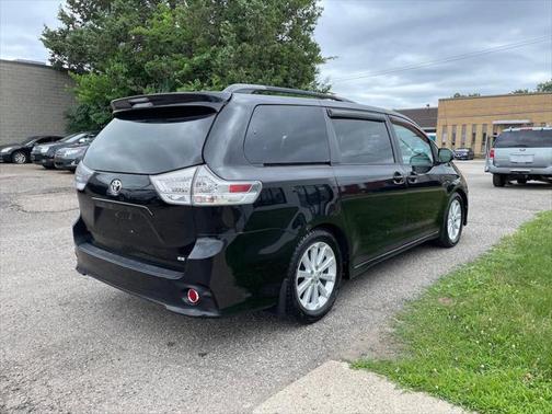 2011 Toyota Sienna SE