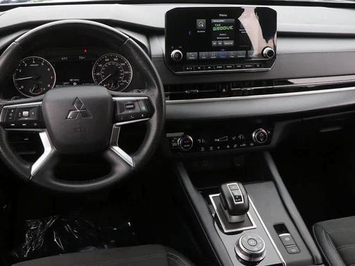 2023 Mitsubishi Outlander SE