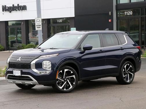 2023 Mitsubishi Outlander SE