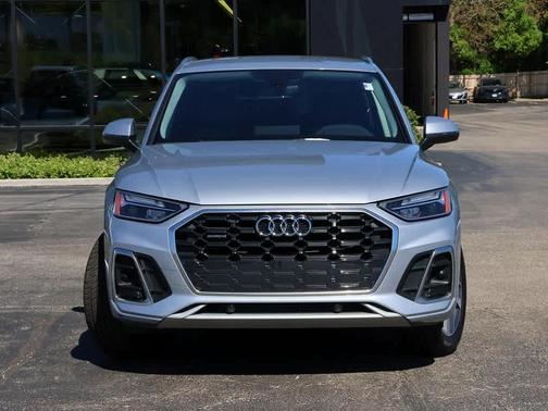 Florett Silver Metallic 2023 Audi Q5 45 S line quattro Premium