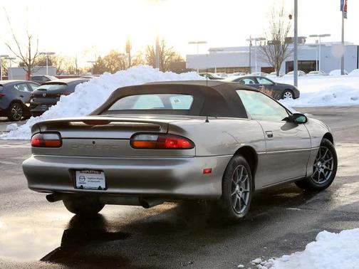 2001 Chevrolet Camaro Base