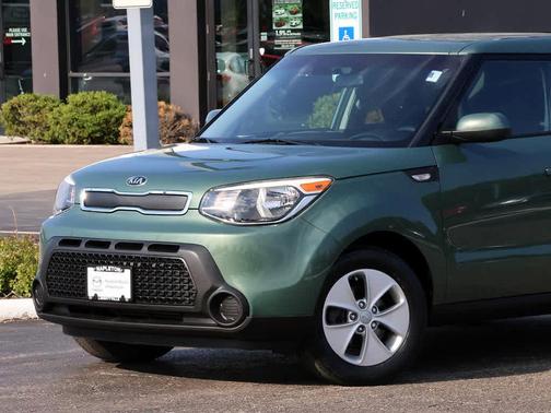 Green 2014 Kia Soul Base