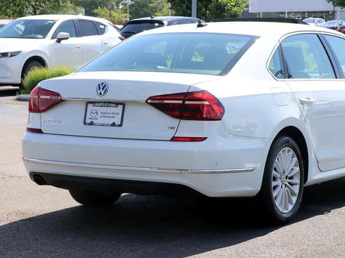 2017 Volkswagen Passat 1.8T SE