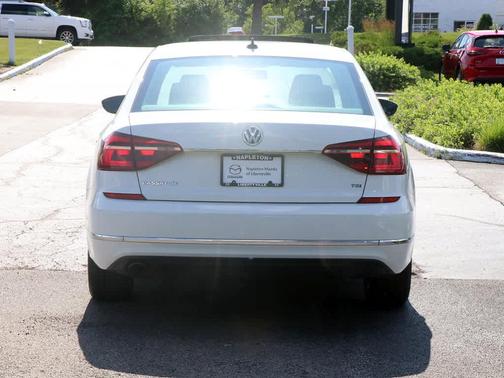 2017 Volkswagen Passat 1.8T SE