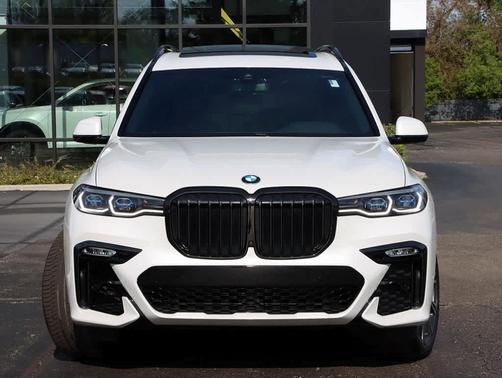 2021 BMW X7 M50i
