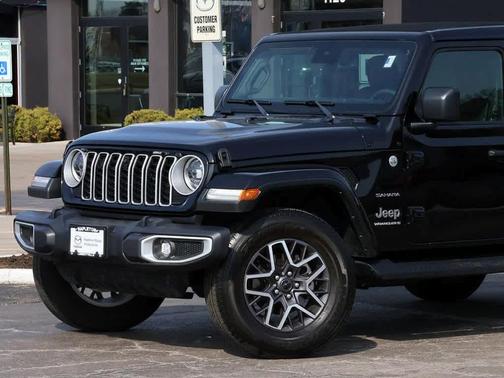 Black Clearcoat 2024 Jeep Wrangler Sahara