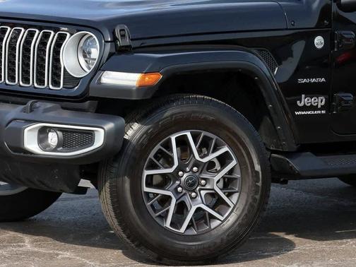 Black Clearcoat 2024 Jeep Wrangler Sahara