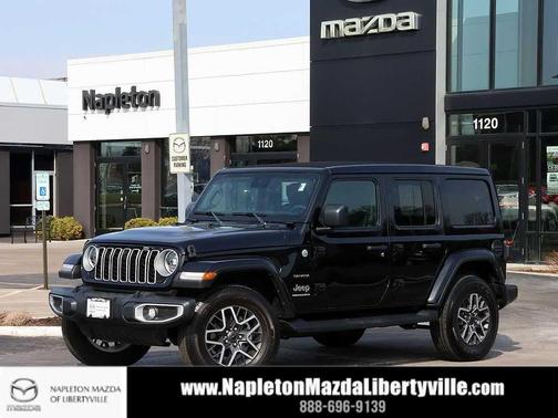 Black Clearcoat 2024 Jeep Wrangler Sahara