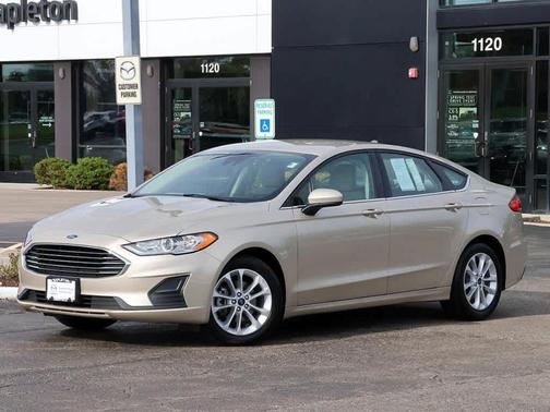 White Gold 2019 Ford Fusion SE