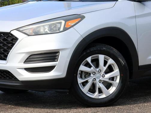 Molten Silver 2019 Hyundai TUCSON SE