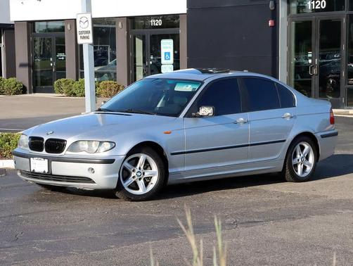 2005 BMW 325 i