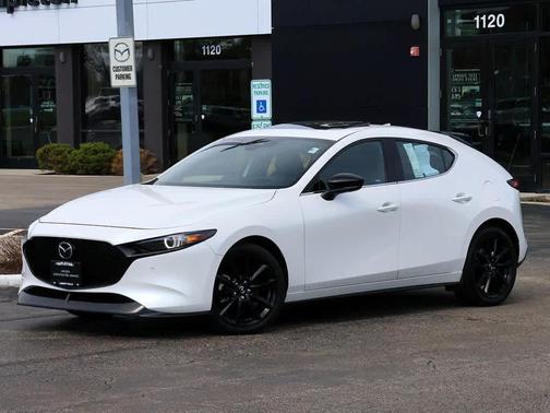 Snowflake White Pearl 2022 Mazda Mazda3 AWD w/Premium Package