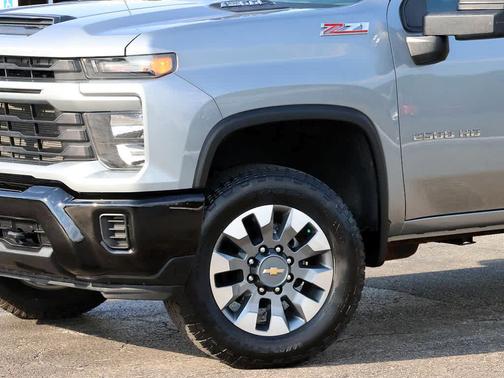 Sterling Gray Metallic 2024 Chevrolet Silverado 2500 Custom