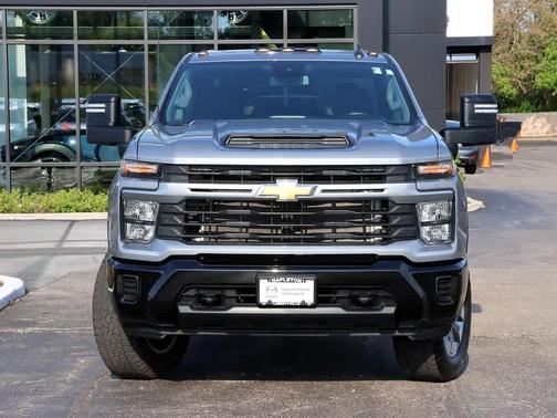 Sterling Gray Metallic 2024 Chevrolet Silverado 2500 Custom
