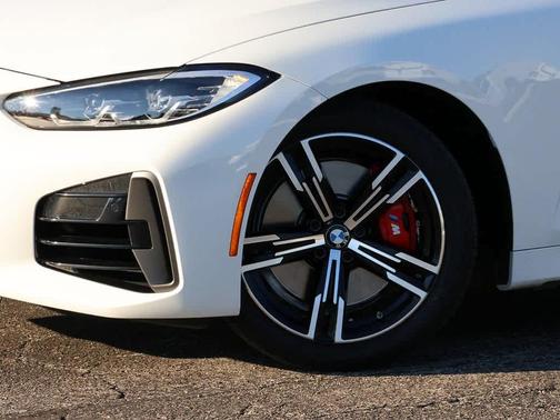 Alpine White 2021 BMW M440 i