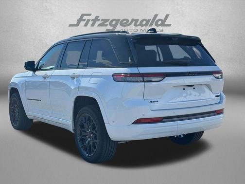 Bright White Clearcoat 2026 Jeep Grand Cherokee Summit