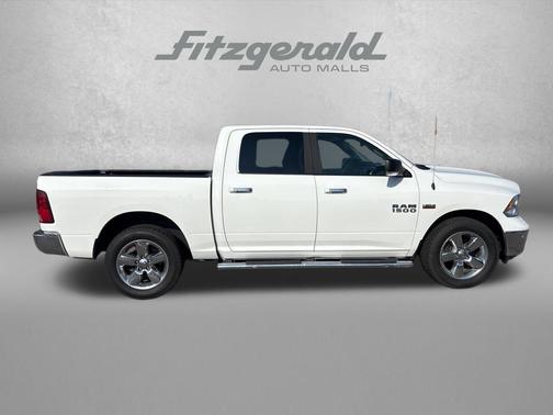 Bright White Clearcoat 2018 RAM 1500 Big Horn