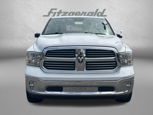 Bright White Clearcoat 2018 RAM 1500 Big Horn