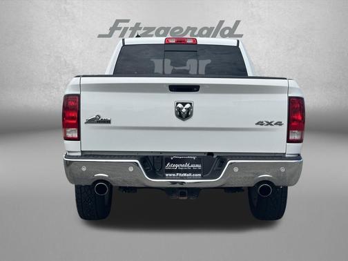 Bright White Clearcoat 2018 RAM 1500 Big Horn