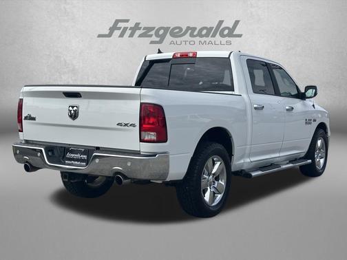 Bright White Clearcoat 2018 RAM 1500 Big Horn