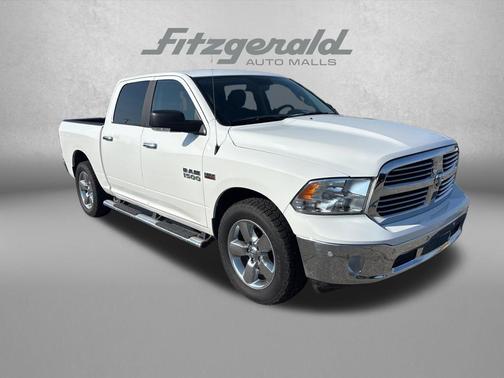 Bright White Clearcoat 2018 RAM 1500 Big Horn