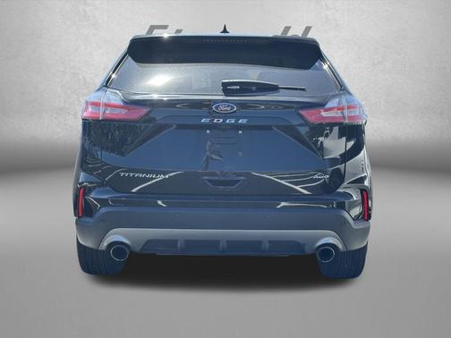 AGATE BLACK METALLIC 2024 Ford Edge Titanium