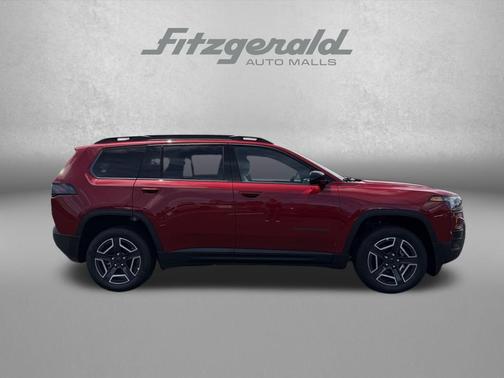 Red Hot Pearlcoat 2026 Jeep Cherokee Laredo 4x4