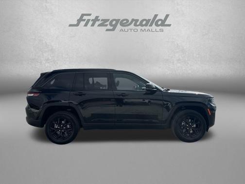 2026 Jeep Grand Cherokee Altitude