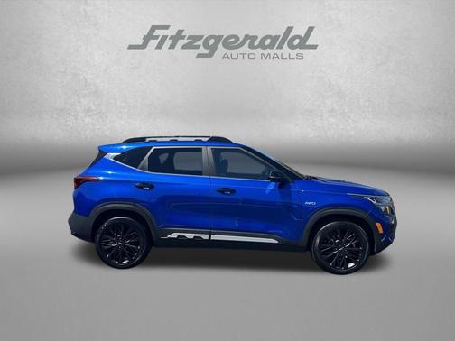 Neptune Blue 2022 Kia Seltos Nightfall Edition