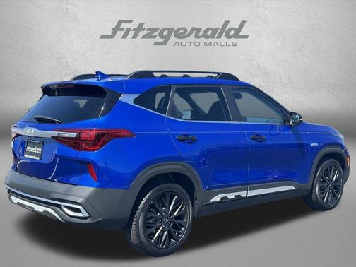 Neptune Blue 2022 Kia Seltos Nightfall Edition