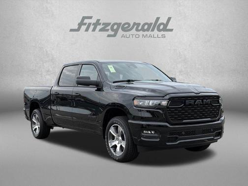 Diamond Black Crystal Pearlcoat 2026 RAM 1500 Express