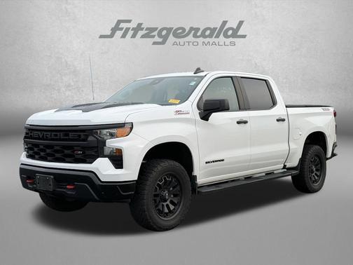 Summit White 2022 Chevrolet Silverado 1500 Custom Trail Boss