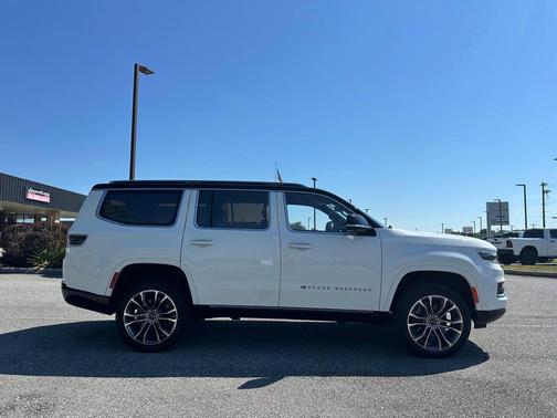 Bright White Clearcoat 2024 Jeep Grand Wagoneer Series III 4x4