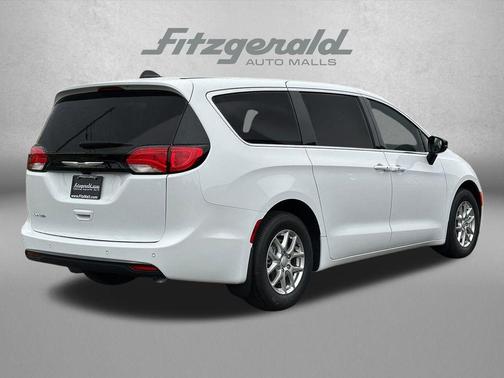 2026 Chrysler Voyager LX