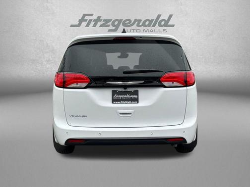 2026 Chrysler Voyager LX