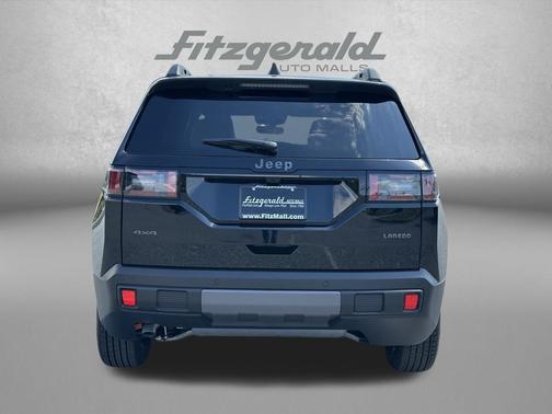 Diamond Black Crystal Pearlcoat 2026 Jeep Cherokee Laredo 4x4