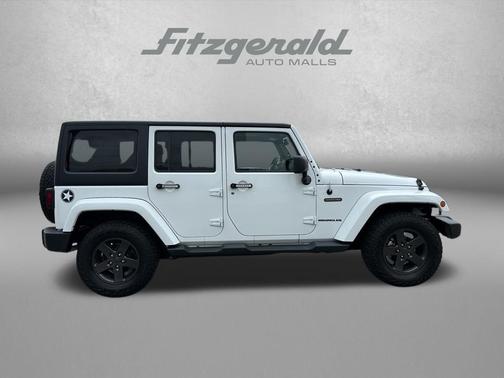 Bright White Clearcoat 2016 Jeep Wrangler Unlimited Freedom