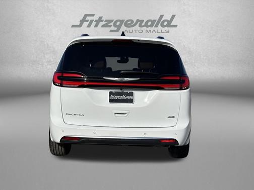 2026 Chrysler Pacifica L