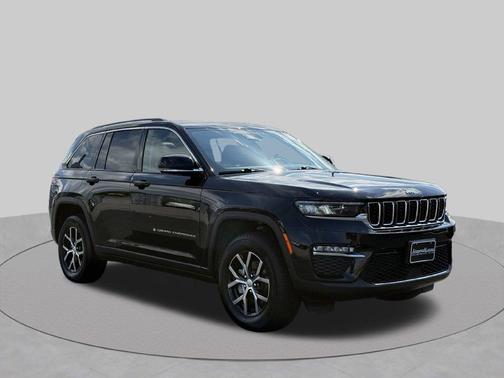 Diamond Black Crystal Pearlcoat 2023 Jeep Grand Cherokee Limited