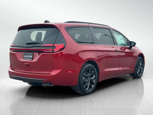 2026 Chrysler Pacifica L