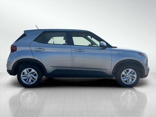 2024 Hyundai VENUE SE