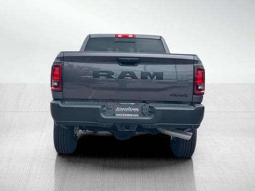 2025 RAM 2500 Tradesman Crew Cab 4x4 6'4' Box