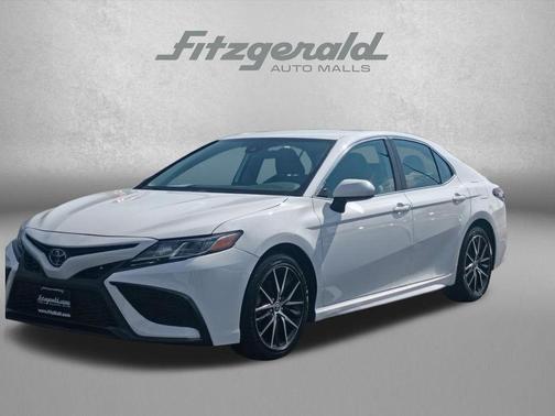 Super White 2021 Toyota Camry SE