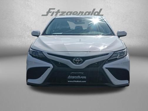Super White 2021 Toyota Camry SE