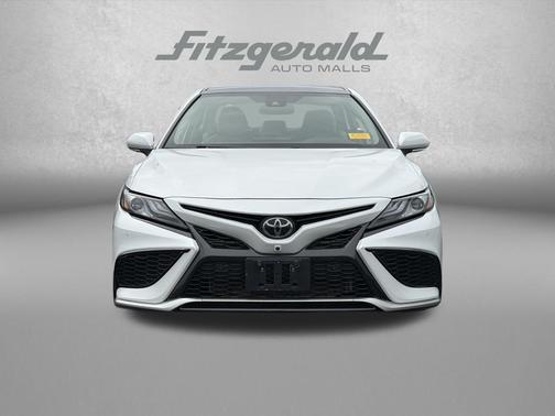Super White 2021 Toyota Camry SE