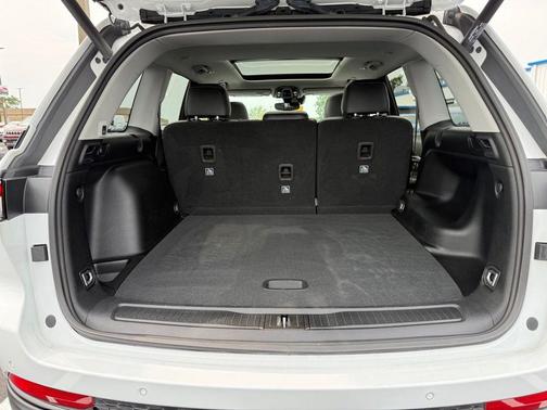 Bright White Clearcoat 2023 Jeep Grand Cherokee Limited